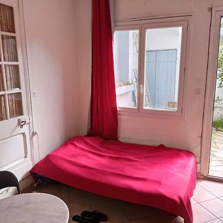 Chambre meublée indépendante, avec piscine, pour 2 personnes Tolosa Esterno foto
