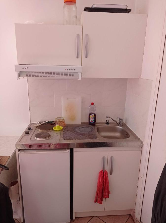 Chambre meublée indépendante, avec piscine, pour 2 personnes Tolosa Esterno foto