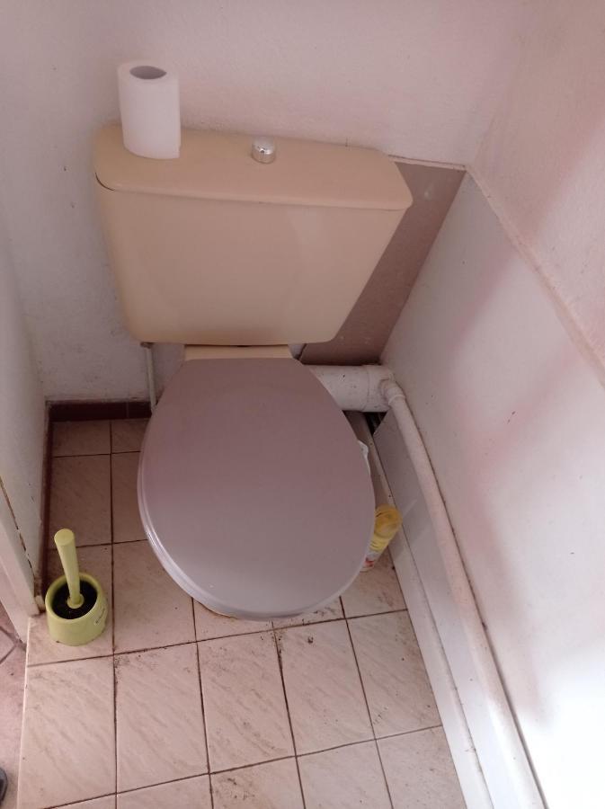 Chambre meublée indépendante, avec piscine, pour 2 personnes Tolosa Esterno foto