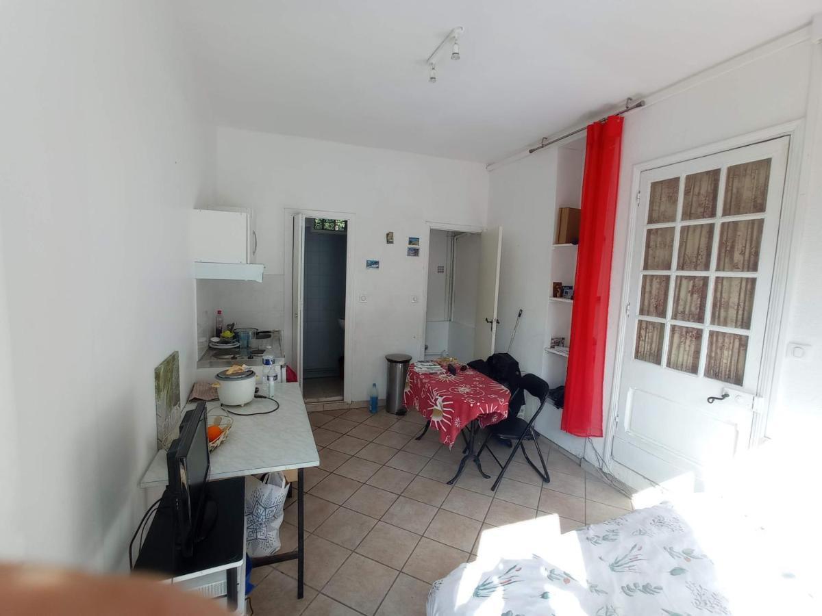 Chambre meublée indépendante, avec piscine, pour 2 personnes Tolosa Esterno foto