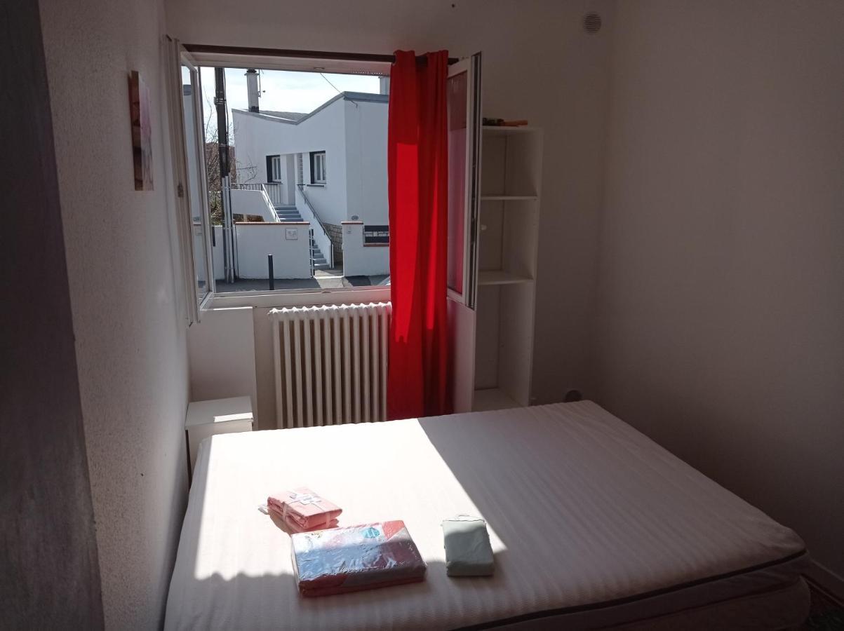 Chambre meublée indépendante, avec piscine, pour 2 personnes Tolosa Esterno foto