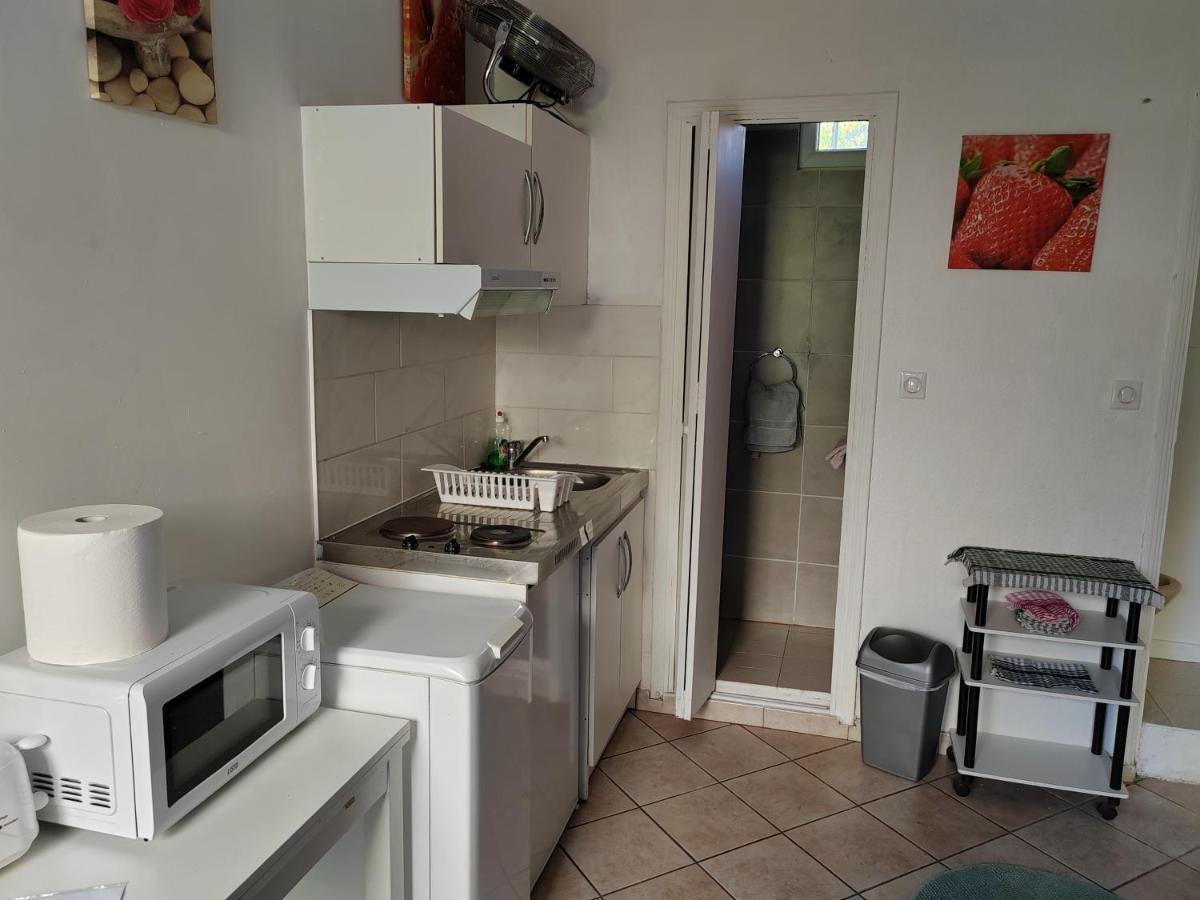 Chambre meublée indépendante, avec piscine, pour 2 personnes Tolosa Esterno foto