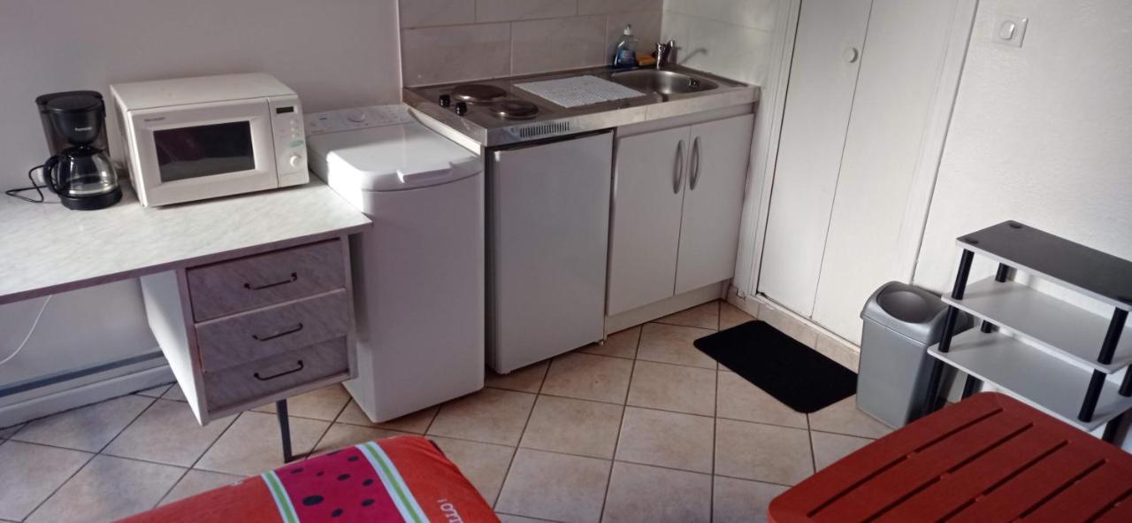 Chambre meublée indépendante, avec piscine, pour 2 personnes Tolosa Esterno foto